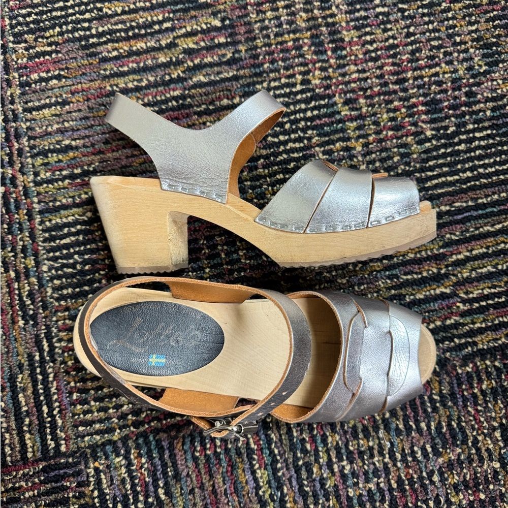 Like new: Silver Lotta clogs